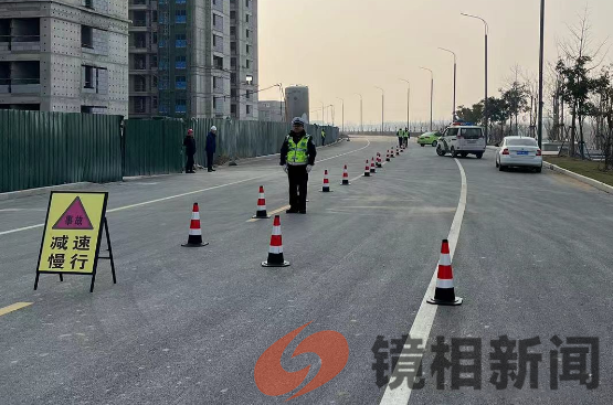 南阳市方城县交警组织开展道路交通事故现场安全防护演练 着力提升规范警务(图1)