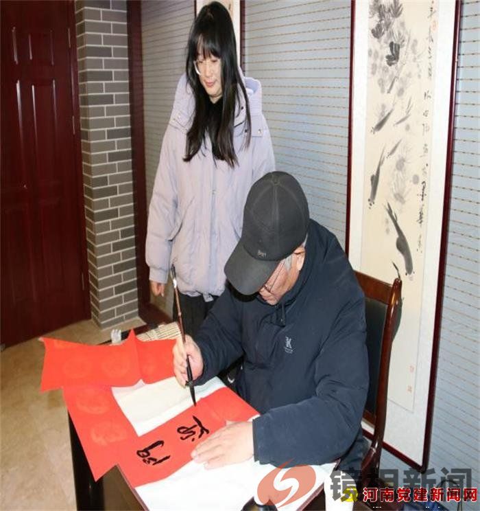 泼墨送瑞辞旧岁 挥毫传福迎新春(图4)