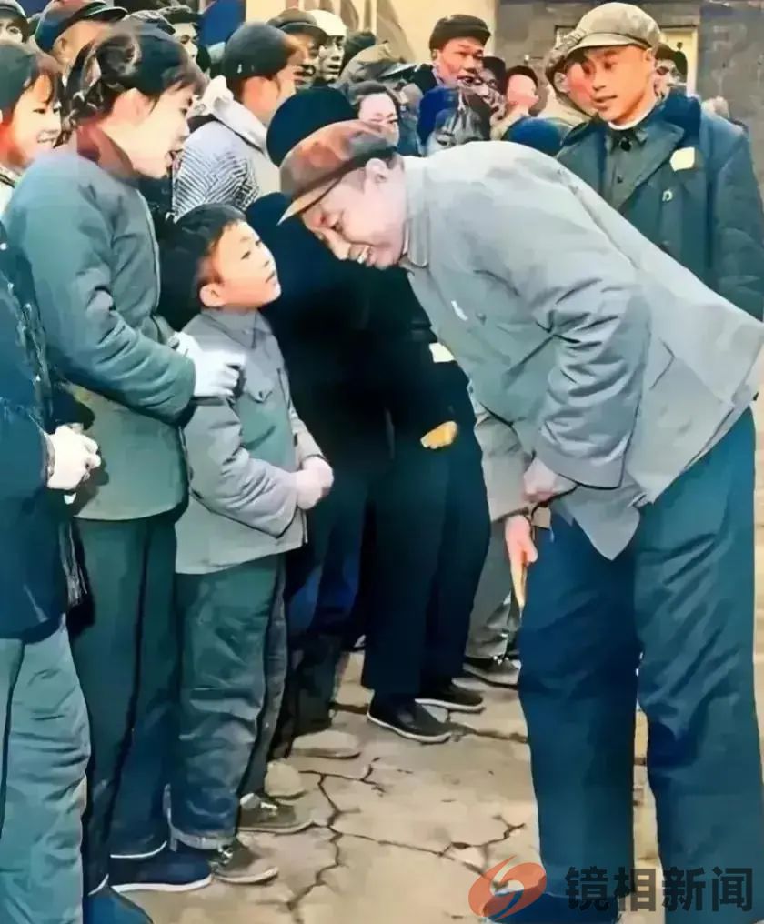 从“华国锋弯腰听小朋友掰扯”说开去