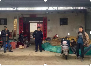 两妇女躺倒,原来... 『化矛止纷』┃一棵杨树两家争 民警查证立调停 (图1) 微信图片_20240330151550.png