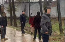 两妇女躺倒,原来... 『化矛止纷』┃一棵杨树两家争 民警查证立调停 (图2) 微信图片_20240330151557.png