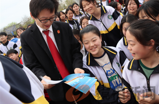 社旗县法院:以法为盾,向“校园欺凌”说不!(图3) d8d2437a2df407dac507d2d9e14f221.png