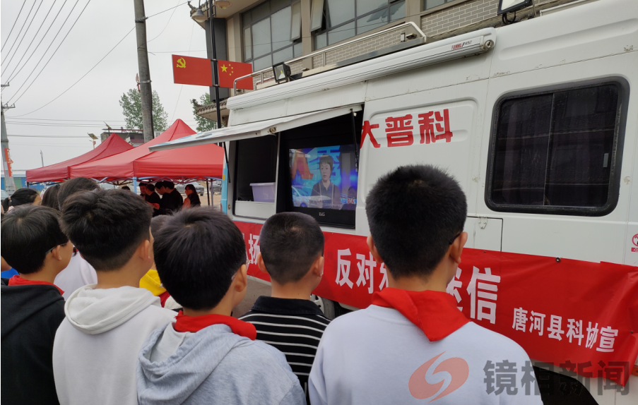 反邪宣传接地气，入脑入心零距离——县委政法委开展反邪教宣传活动   