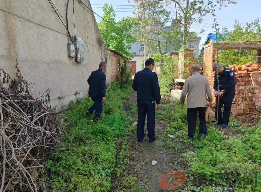 “上手”,解决“老大难”... 『“除隐患、保平安”』┃邻居边界惹矛盾 民警倾情化纠纷(图1) 图片15.png