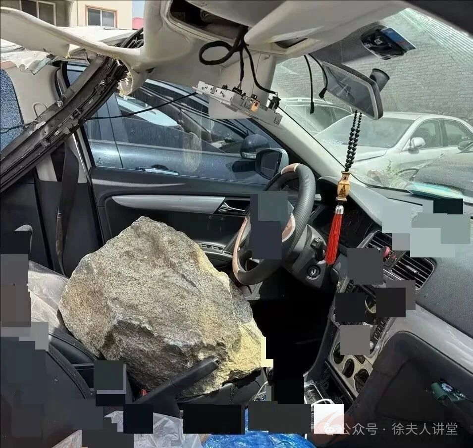 <strong>落石砸死人公路部门该不该赔？于哥依法依理</strong>