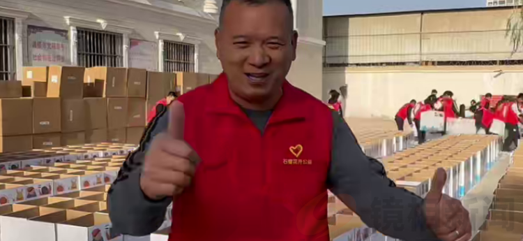 <strong>3500个温暖包抵达喀什，42名志愿者单</strong>