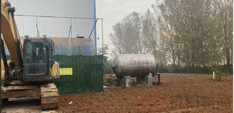 <strong>漯河市源汇区一农民铲掉麦苗占用百余亩耕地</strong>